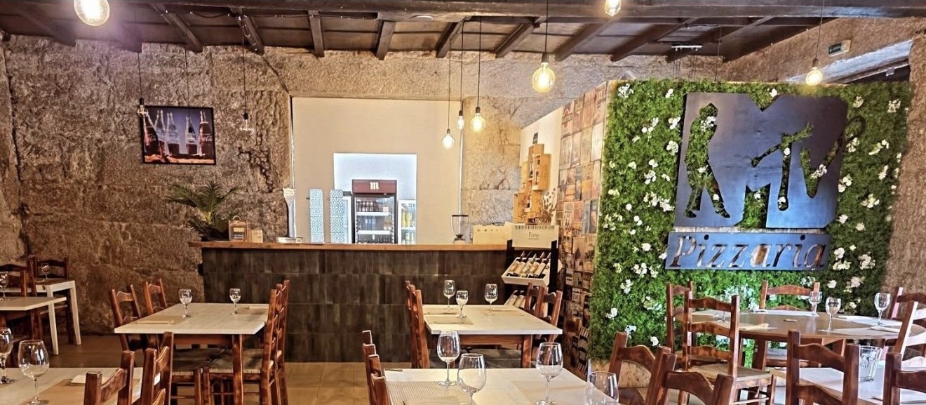Interior da Pizzaria MTV